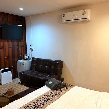Binlar Guesthouse พระนครศรีอยุธยา ภายนอก รูปภาพ